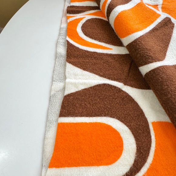 Vintage 60s blanket, sides cut, groovy orange and brown fleece remnant - Picture 8 of 9